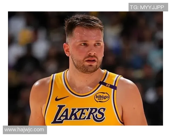 年薪5413万,又一次受伤倒下!NBA最脆弱的超巨,真该考虑退役了 年薪5413万,又一次受伤倒下!NBA最脆弱的超巨,真该考虑退役了