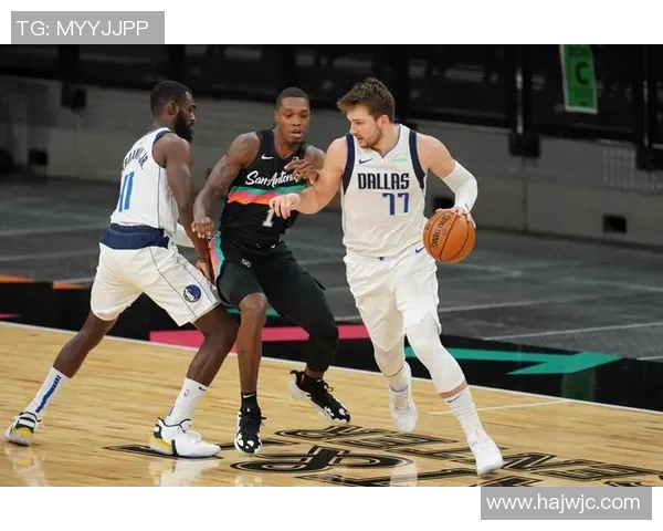 马刺第二节命中率58.6%轰下42分,上半场81-68领先独行侠